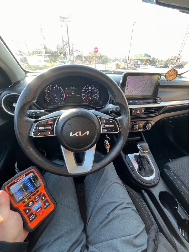 Kia Forte 2023 vista 8